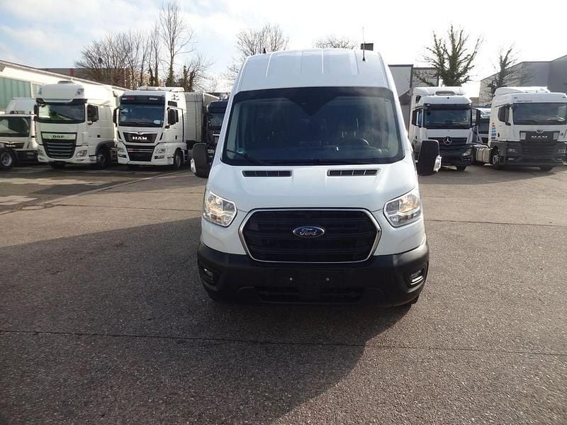 Gebraucht Ford Transit Trend 131 PS (96 kW) 2022 Weiß Van / Kleinbus