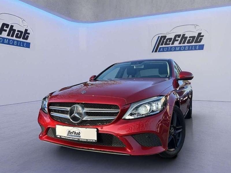 Hyazinthrot metalliclack Gebraucht 2019 Mercedes C180 Avantgarde Limousine | 19.800 € (Guter Preis) - Bild 1/4
