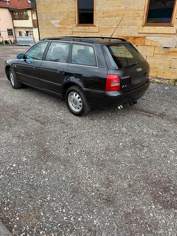 Usata Audi A4 150 CV (110 kW) 1999 Nero Station wagon