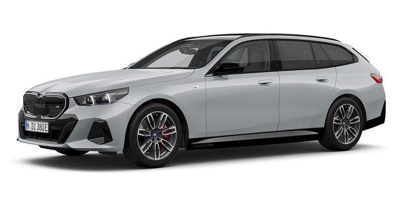Grau Gebraucht 2024 BMW i5 Comfort Edition Limousine | 81.873 € (Etwas zu teuer) - Bild 1/4