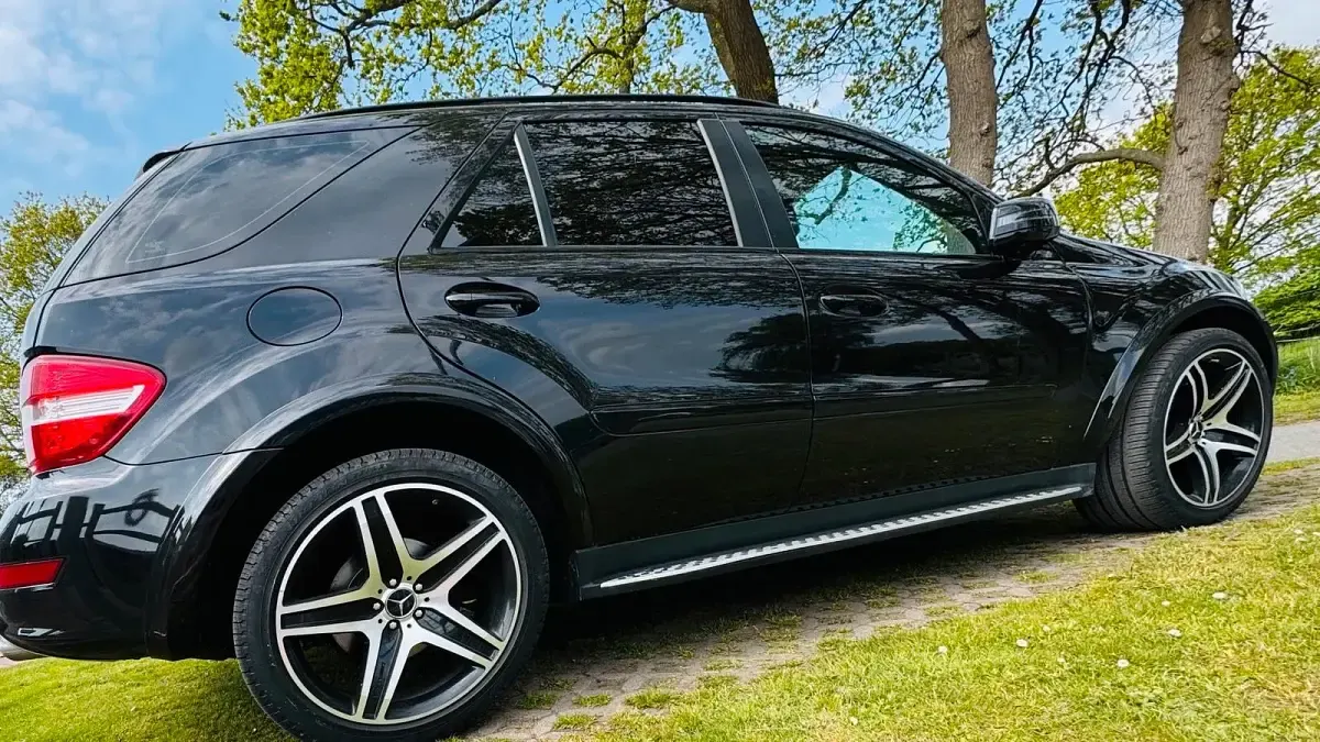 Gebraucht Mercedes ML350 AMG 231 PS (169 kW) 2010 Schwarz SUV