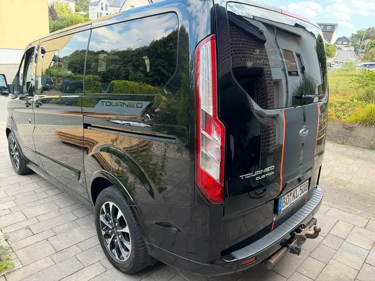 Gebraucht Ford Tourneo Custom Sport 170 PS (125 kW) 2018 Schwarz Van