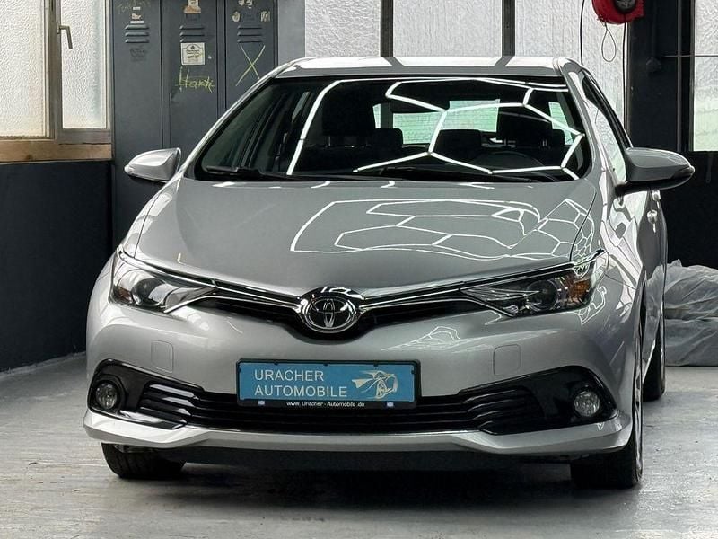 Gebraucht Toyota Auris Comfort 116 PS (85 kW) 2016 Silber Limousine