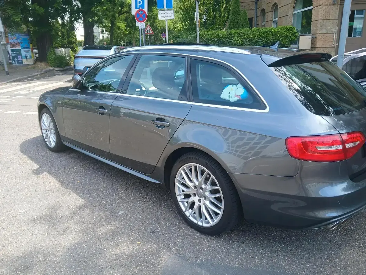 Gebraucht Audi A4 150 PS (110 kW) 2015 Grau Kombi