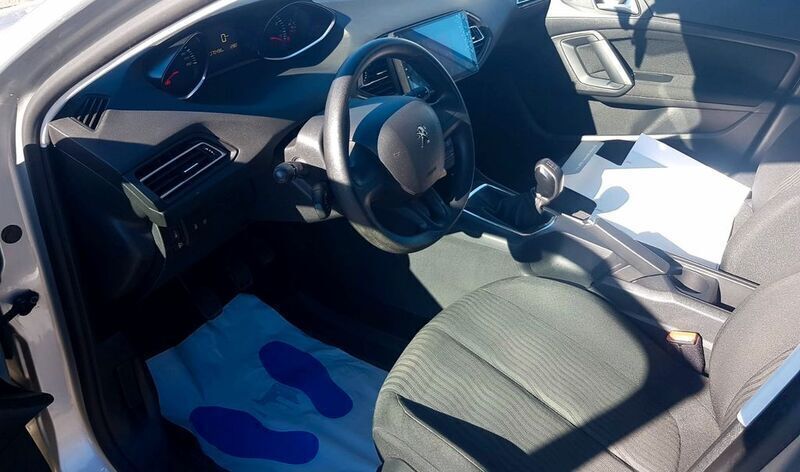 Gebraucht Peugeot 308 Access 110 PS (80 kW) 2016 Lackierung aluminiumgrau/meta Kombi