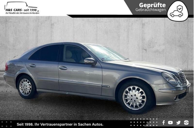 Grau Gebraucht 2003 Mercedes E240 Elegance Limousine | 6.850 € (Etwas zu teuer) - Bild 1/4