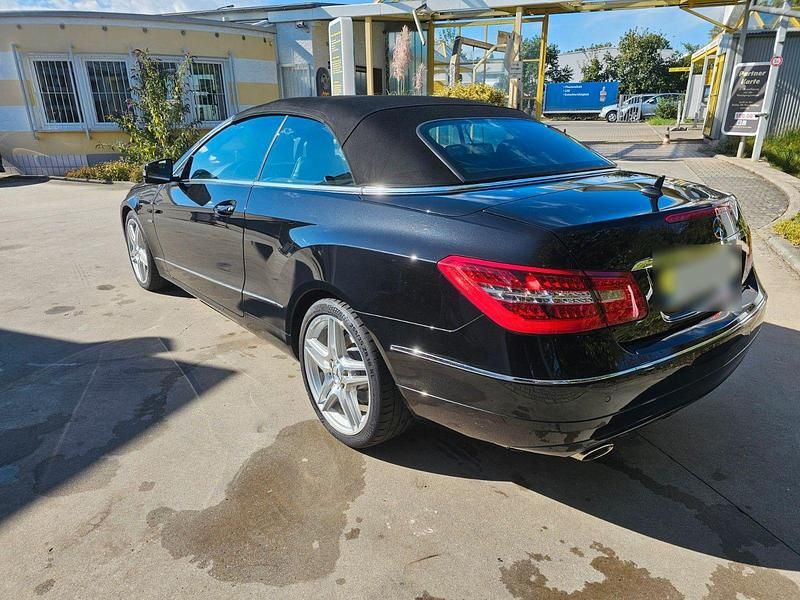 Gebraucht Mercedes E250 Elegance 204 PS (150 kW) 2012 Schwarz Cabrio