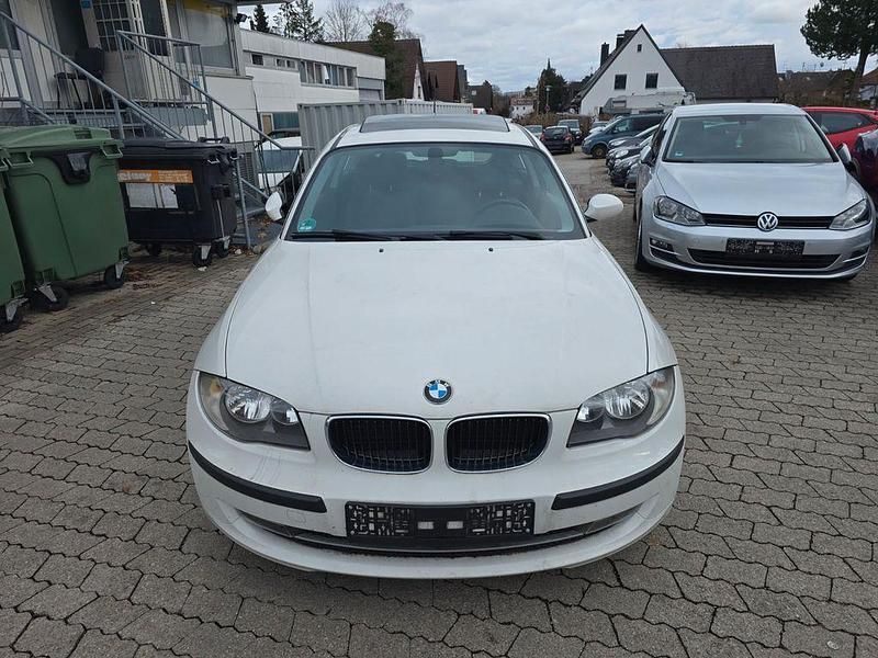 Gebraucht BMW 116 Advantage 122 PS (89 kW) 2009 Weiß Kleinwagen