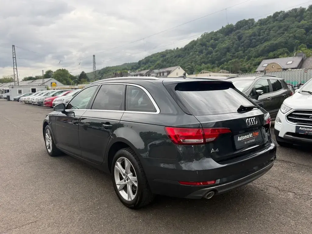 Gebraucht Audi A4 Ambiente 150 PS (110 kW) 2017 Grau Kombi