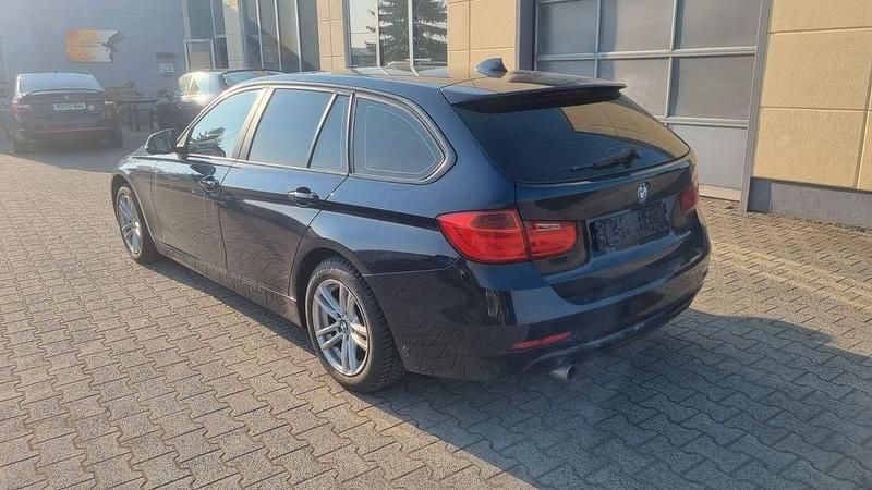 Gebraucht BMW 320 Comfort Edition 184 PS (135 kW) 2015 Blau Kombi