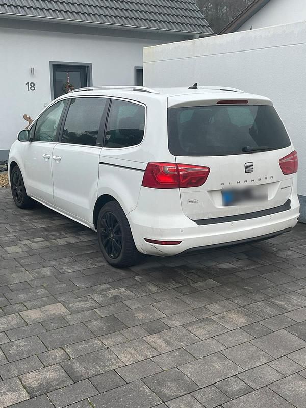 Gebraucht Seat Alhambra 140 PS (102 kW) 2015 Weiß Van / Kleinbus
