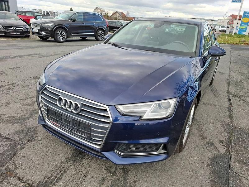 Gebraucht Audi A4 Sport 190 PS (139 kW) 2019 Blau Limousine
