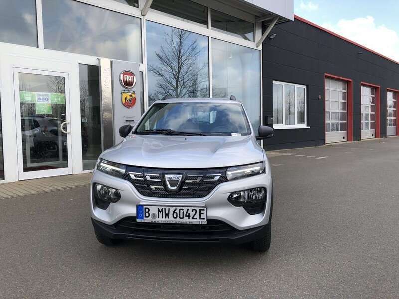 Silbergrau metallic Gebraucht 2021 Dacia Spring Business Kleinwagen | 9.996 € (Fairer Preis) - Bild 1/1