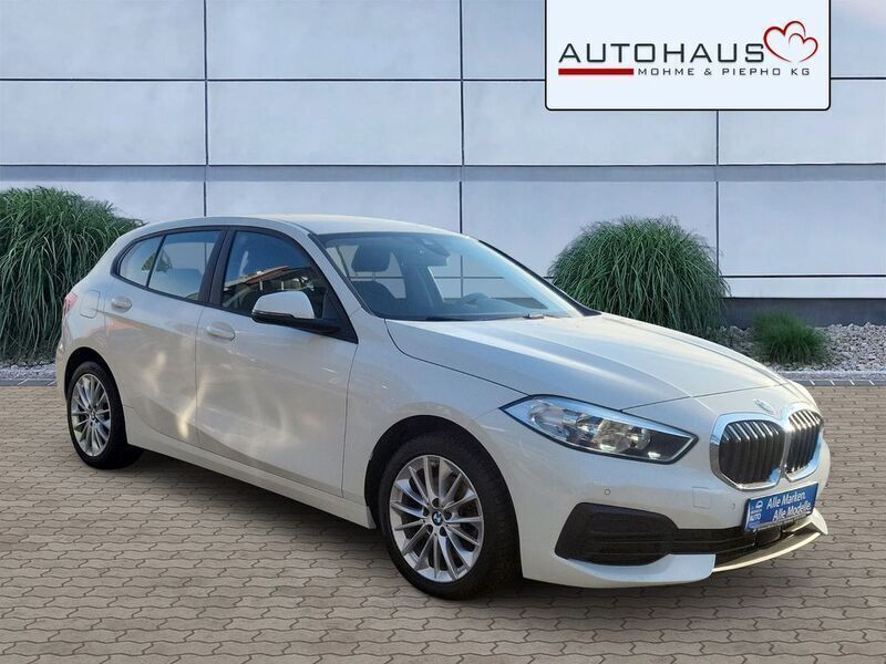 Weiß Gebraucht 2020 BMW 118 Performance Kleinwagen | 17.490 € (Guter Preis) - Bild 1/4