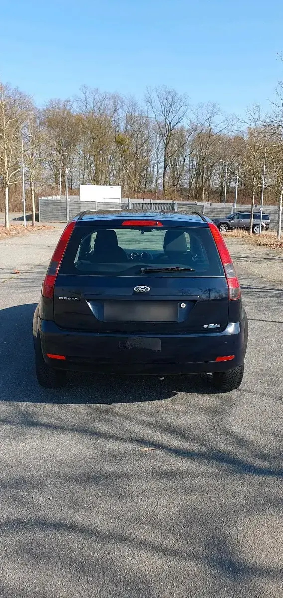 Gebraucht Ford Fiesta 69 PS (50 kW) 2005 Blau Kleinwagen