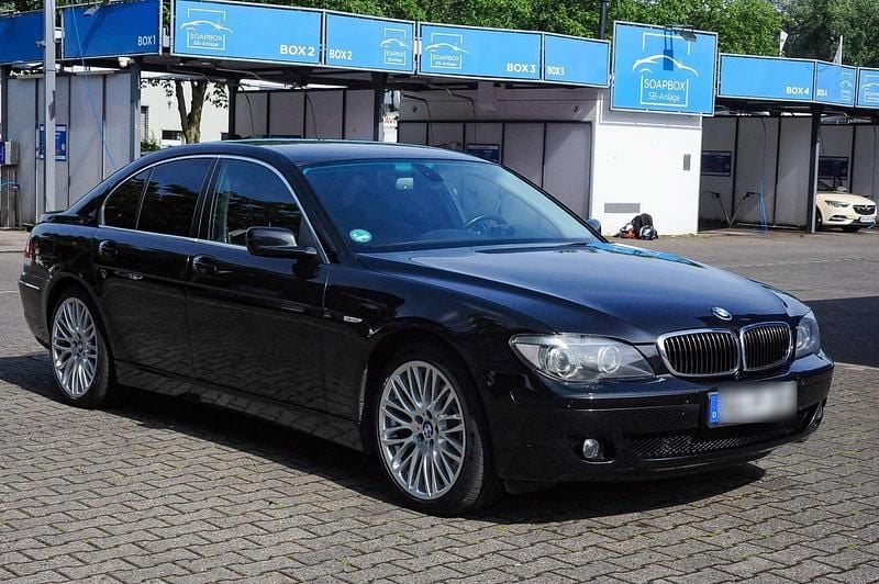 Schwarz Gebraucht 2007 BMW 740 Limousine | 7.999 € (Fairer Preis) - Bild 1/4