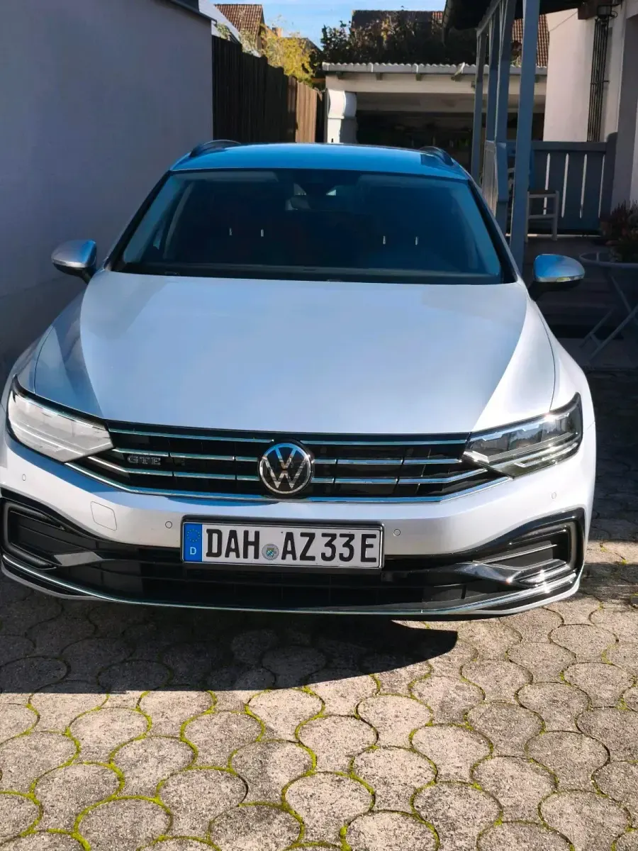 Gebraucht VW Passat GTE 218 PS (160 kW) 2023 Silber Kombi