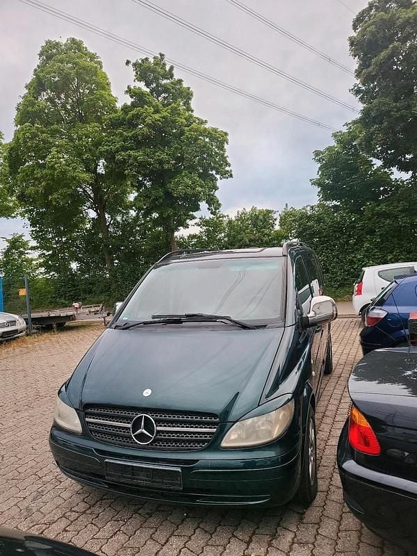 Andere außenfarben Gebraucht 2006 Mercedes Viano Van / Kleinbus | 7.750 € - Bild 1/4