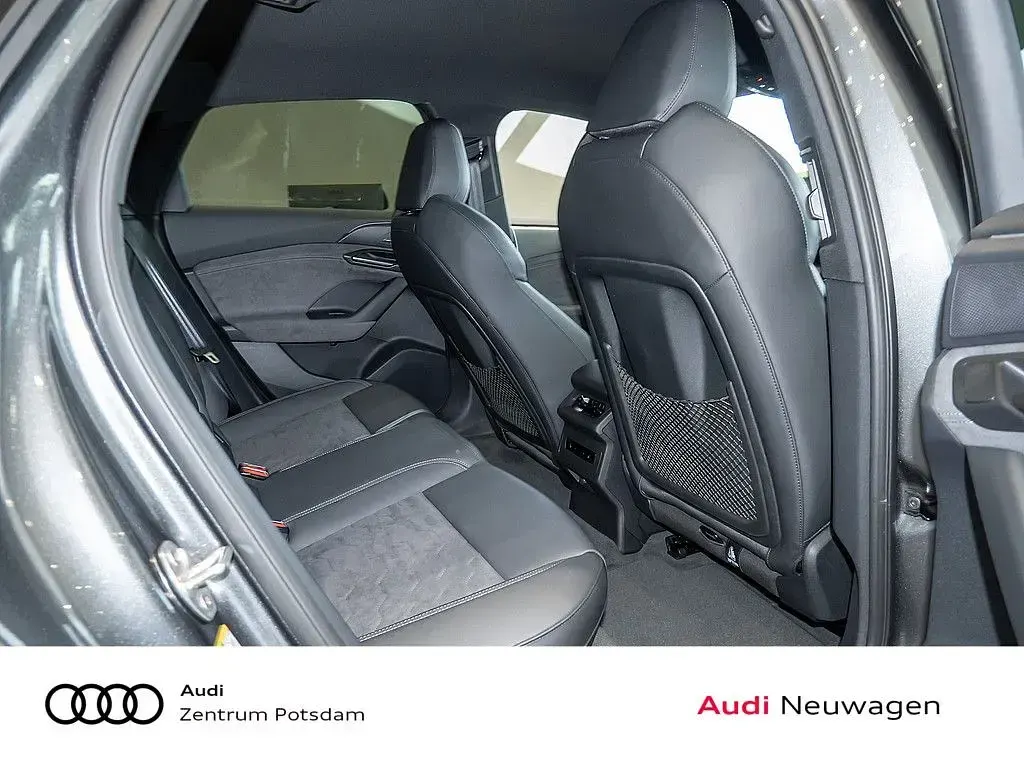 Neu Audi e-tron Business 339 kW (462 PS) 2026 Grau SUV