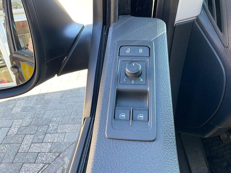 Gebraucht VW Multivan Trendline 150 PS (110 kW) 2019 Schwarz Van / Kleinbus