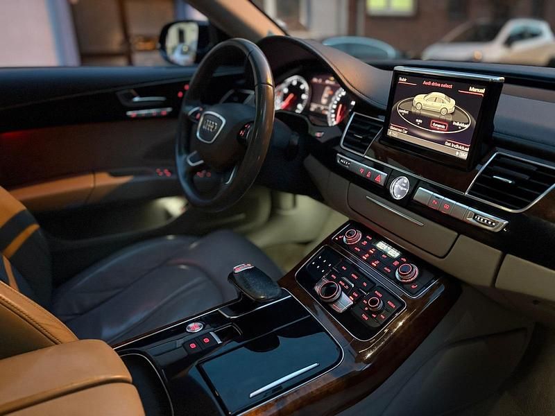 Gebraucht Audi A8 351 PS (258 kW) 2010 Grau Limousine