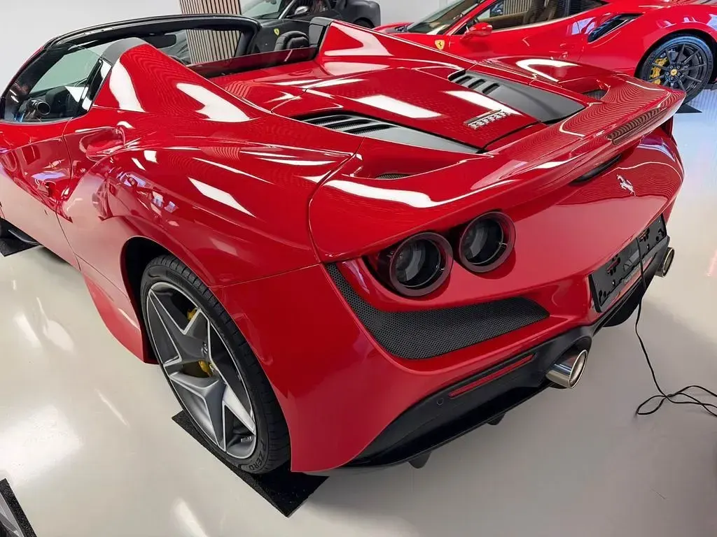 Gebraucht Ferrari F8 721 PS (530 kW) 2021 Rot Cabrio