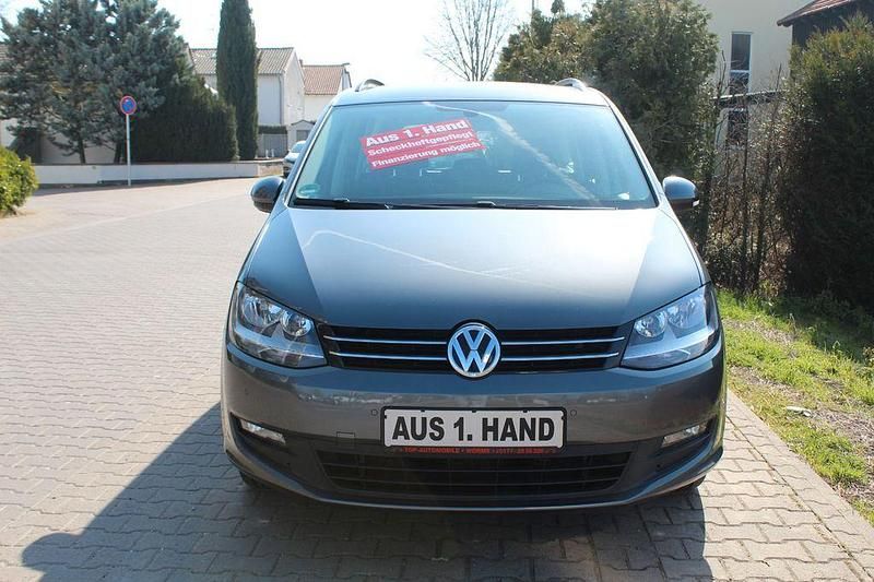 Gebraucht VW Sharan Trendline 150 PS (110 kW) 2017 Grau Van / Kleinbus