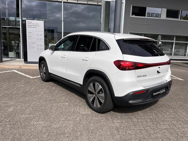 Gebraucht Mercedes EQA300 Progressive 167 kW (228 PS) 2024 Weiß SUV