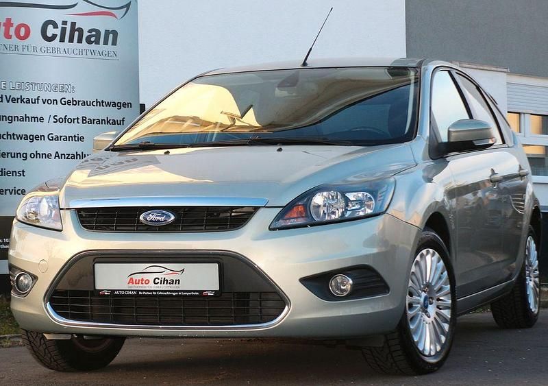 Usata Ford Focus Titanium 101 CV (74 kW) 2009 Argento Berlina