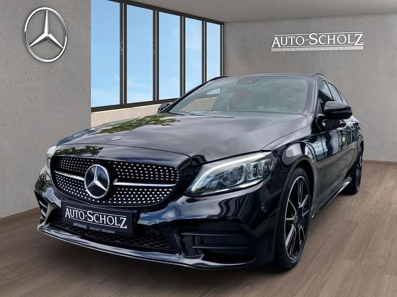 Schwarz Gebraucht 2018 Mercedes C220 AMG Kombi | 27.443 € (Teuer) - Bild 1/4