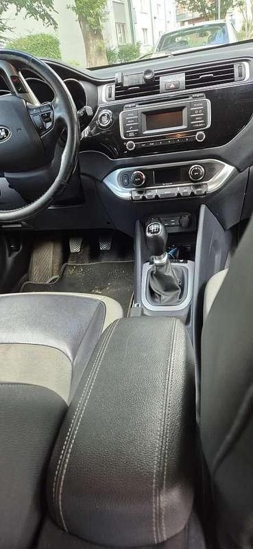 Gebraucht 2015 Kia Rio Spirit Limousine | 3.500 € (Fairer Preis) - Bild 1/4