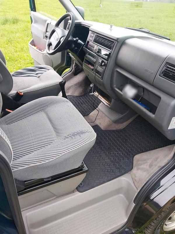 Second-hand VW T4 101 CP (74 kW) 1996 Andere farben Van