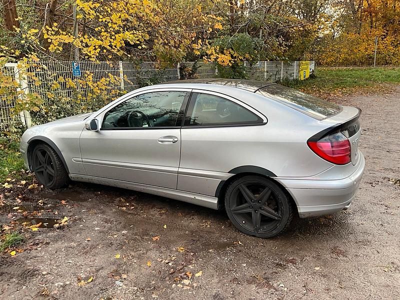 Silber Gebraucht 2000 Mercedes CL230 Coupé | 2.799 € - Bild 1/4