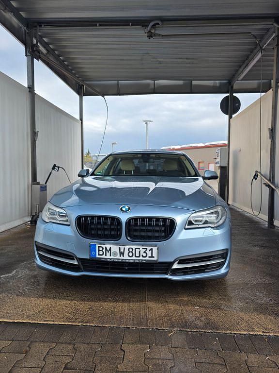 Gebraucht BMW 550 449 PS (330 kW) 2014 Blau Limousine