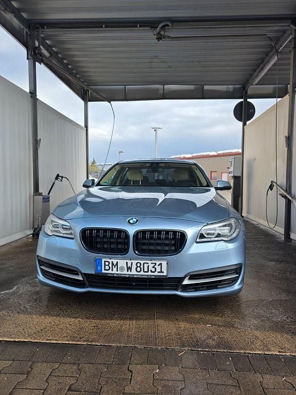 Blau Gebraucht 2014 BMW 550 Limousine | 18.500 € (Fairer Preis) - Bild 1/4