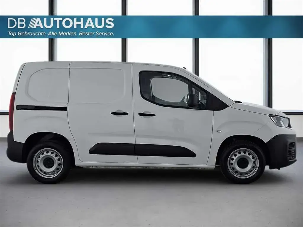 Gebraucht Peugeot Partner Premium 102 PS (75 kW) 2021 Weiß Van / Kleinbus