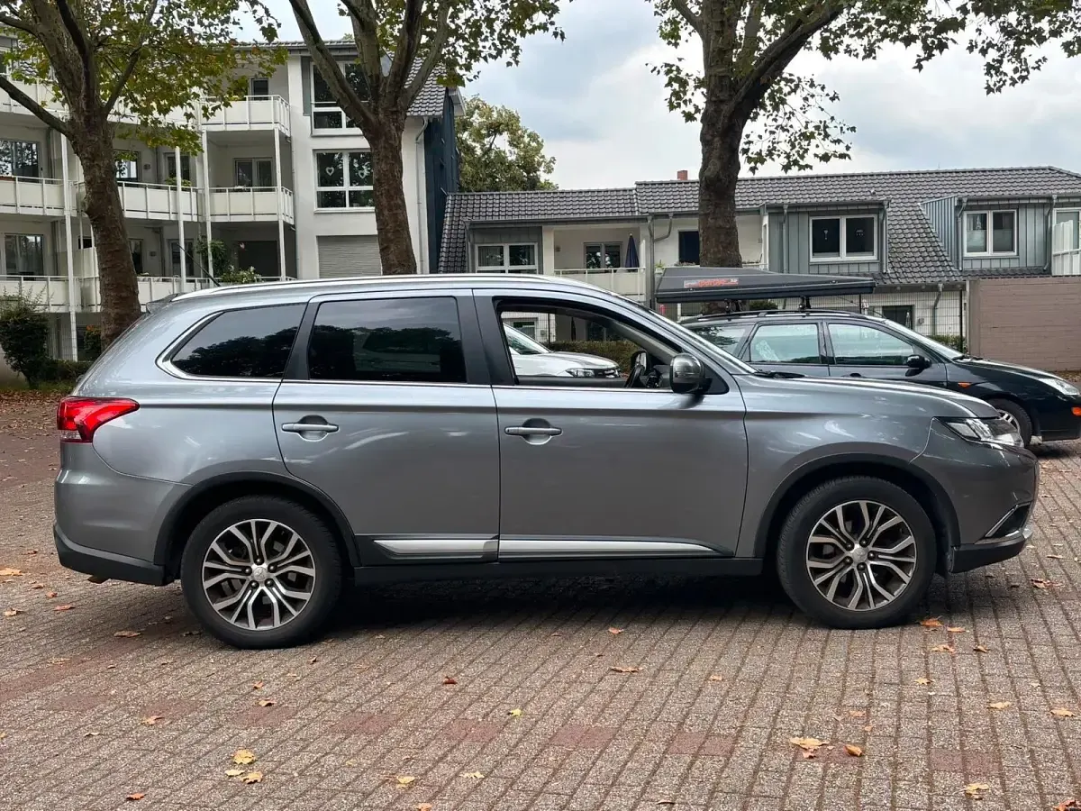 Gebraucht Mitsubishi Outlander 150 PS (110 kW) 2016 Grau SUV
