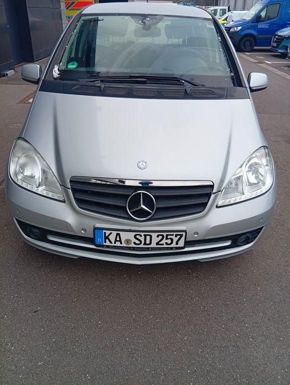 Gebraucht Mercedes A160 95 PS (69 kW) 2012 Silber Limousine