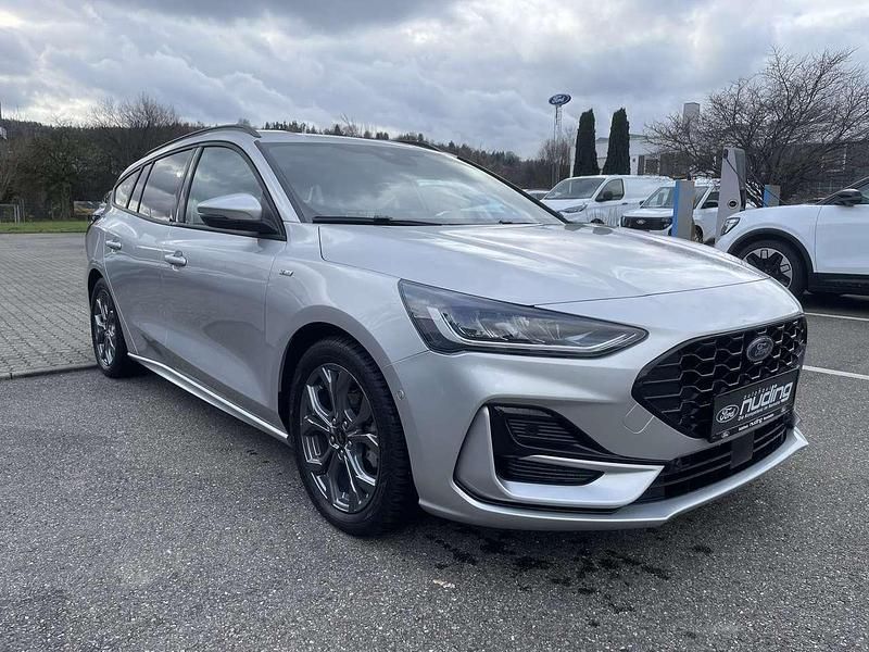 Gebraucht Ford Focus ST-Line X 155 PS (114 kW) 2024 Polarsilber Kombi