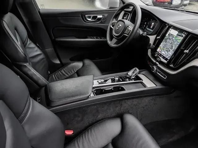 Gebraucht Volvo XC60 Inscription 197 PS (144 kW) 2023 Silber SUV