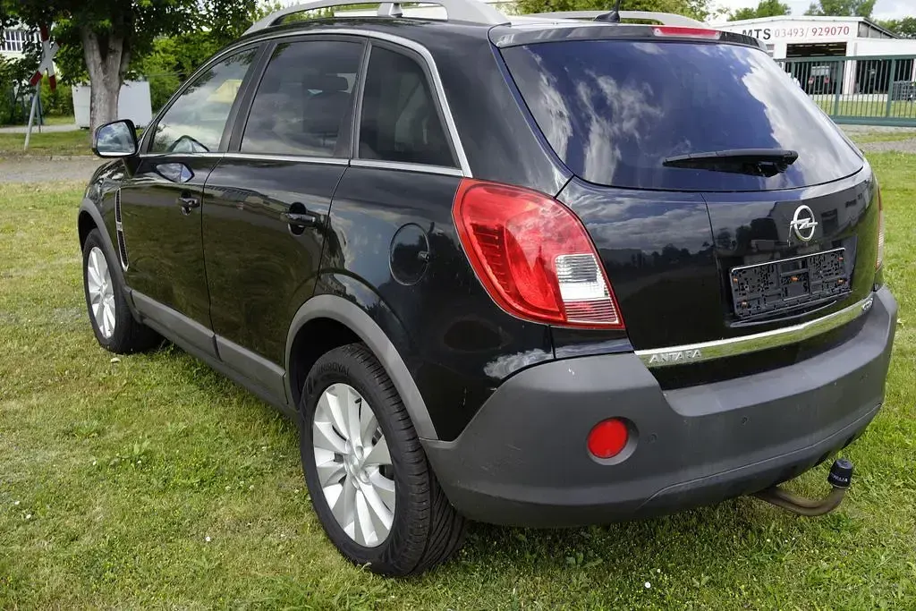 Gebraucht Opel Antara Design Edition 184 PS (135 kW) 2013 Schwarz SUV