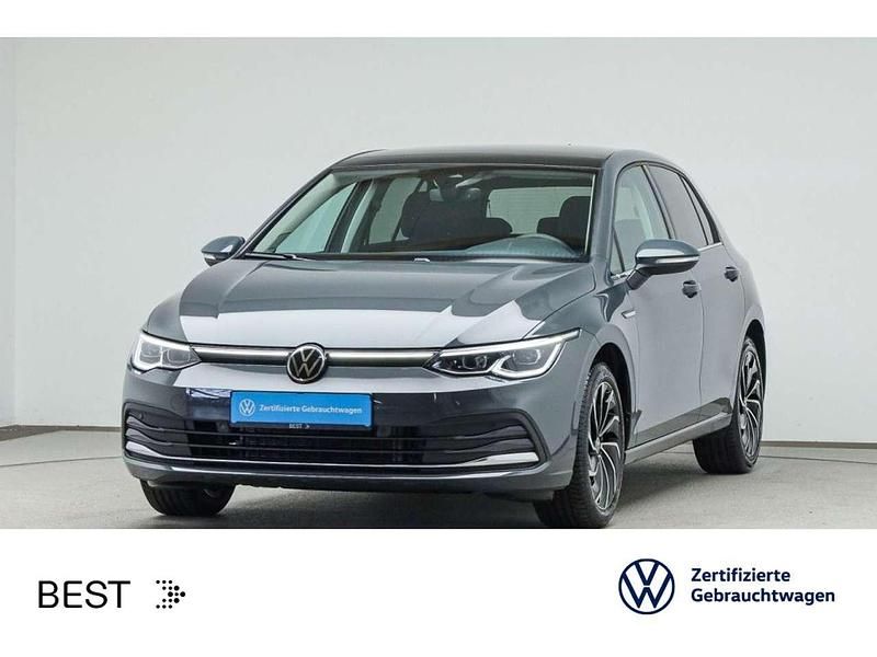 Grau Gebraucht 2021 VW Golf VIII Style Limousine | 22.449 € (Fairer Preis) - Bild 1/3