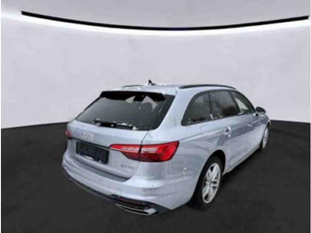 Gebraucht Audi A4 Advanced 204 PS (150 kW) 2022 Silber Kombi