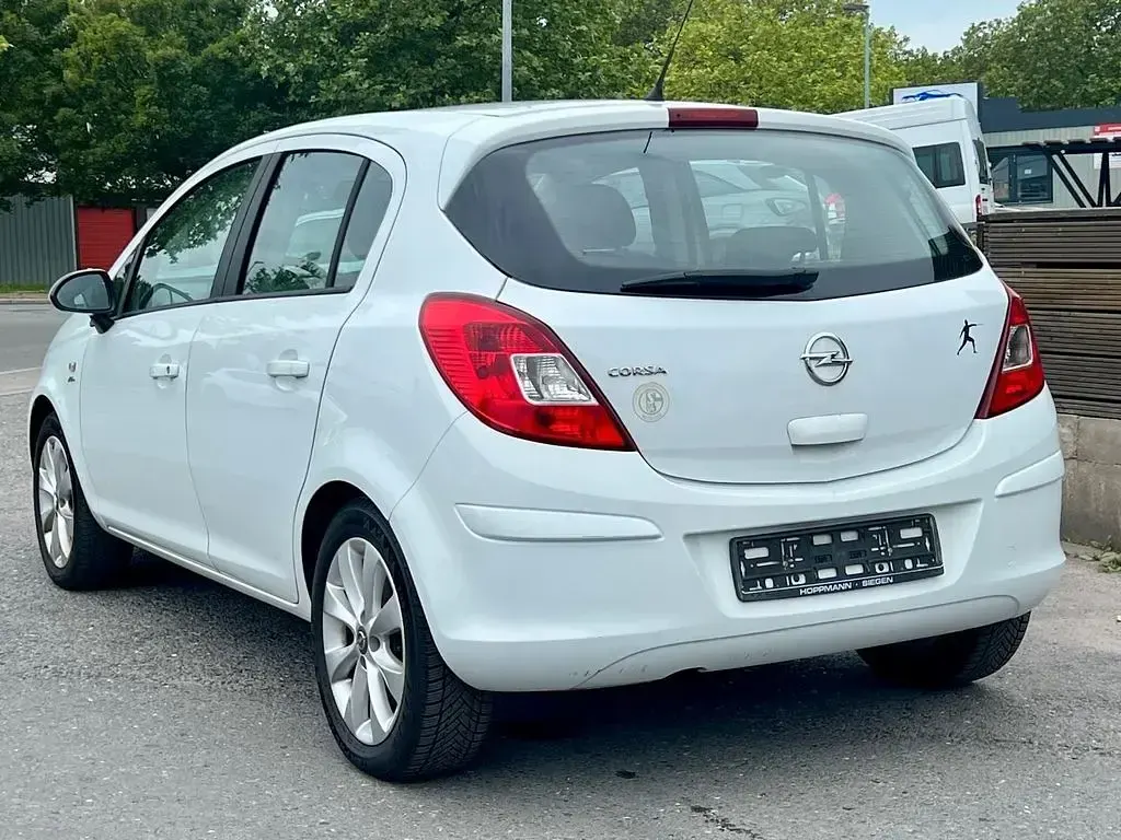 Gebraucht Opel Corsa Active 87 PS (63 kW) 2013 Weiß Kleinwagen
