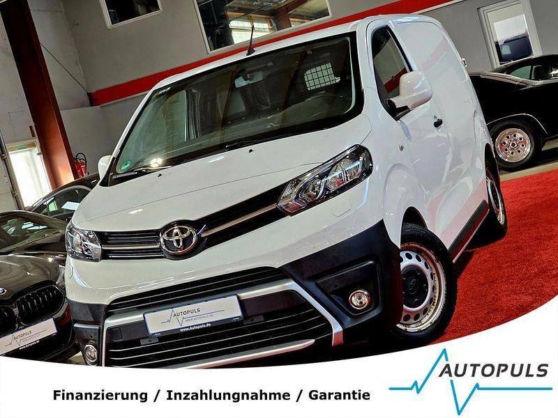 Schaumweiã Gebraucht 2018 Toyota Proace Van | 13.899 € (Guter Preis) - Bild 1/3