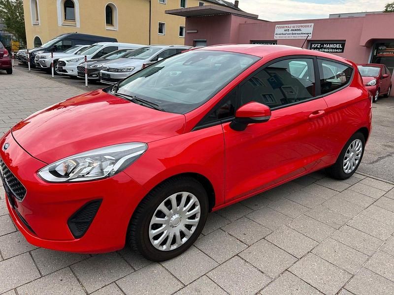 Rot Gebraucht 2017 Ford Fiesta Trend Kleinwagen | 5.650 € (Superpreis) - Bild 1/4