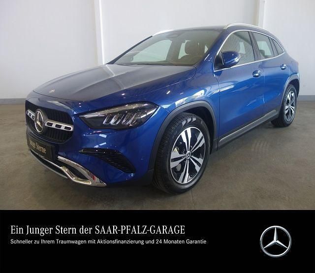 Lack spektralblau Gebraucht 2025 Mercedes GLA180 Progressive SUV | 38.400 € (Fairer Preis) - Bild 1/4