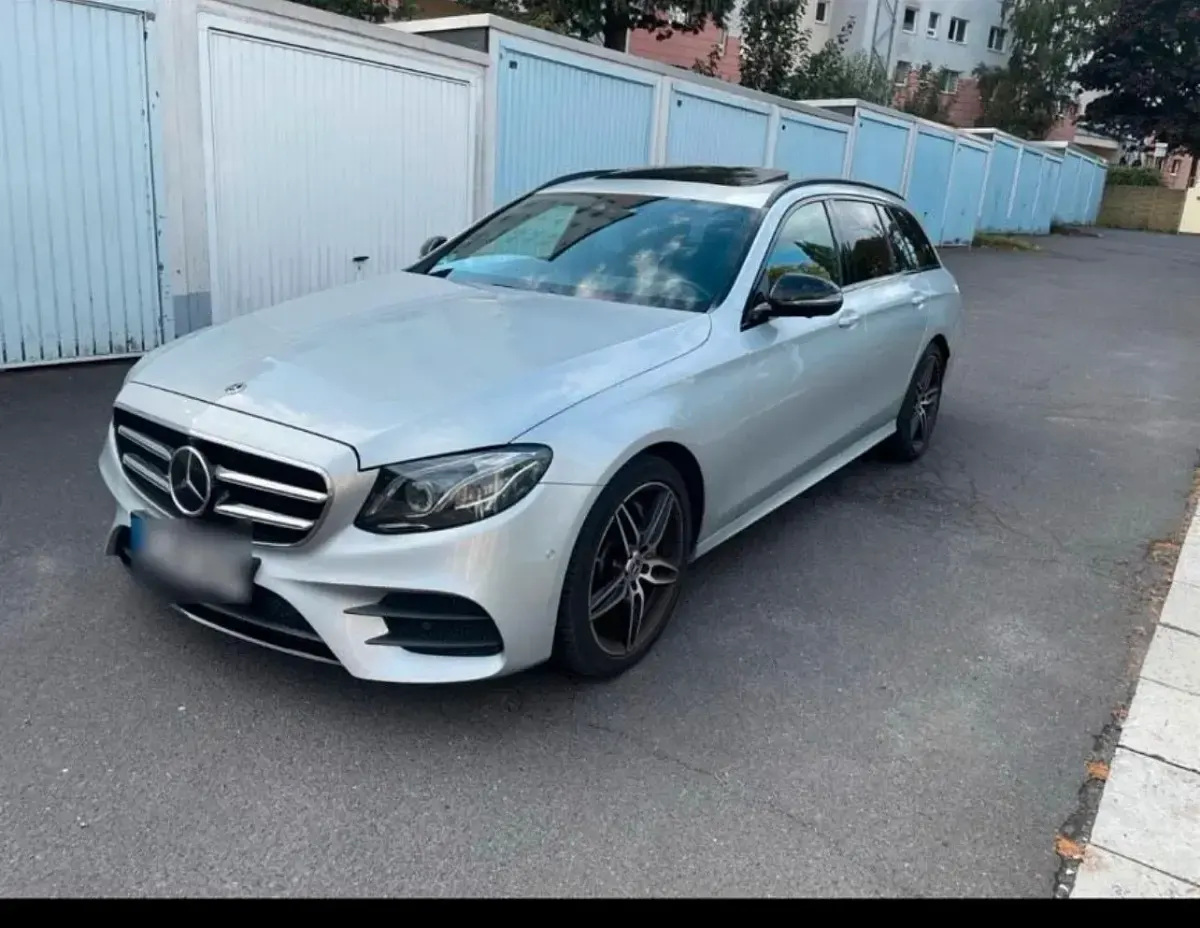 Gebraucht Mercedes E220 AMG line 190 PS (139 kW) 2017 Grau Kombi