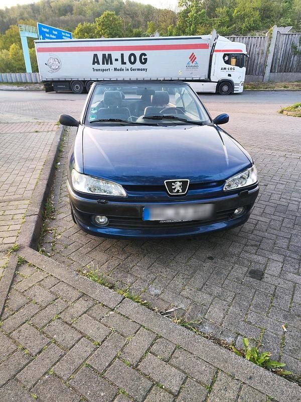 Blau Gebraucht 2001 Peugeot 306 Cabriolet Cabrio | 740 € - Bild 1/4