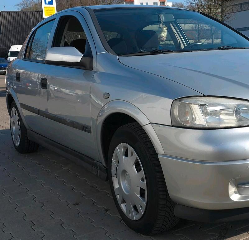 Gebraucht Opel Astra 2001 Silber Kleinwagen